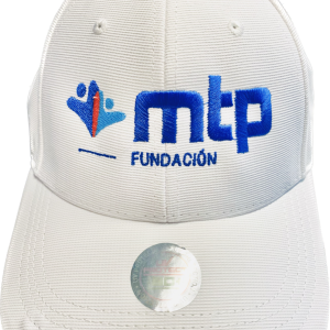 Gorra blanca de visera curva con logotipo de Fundación MTP.